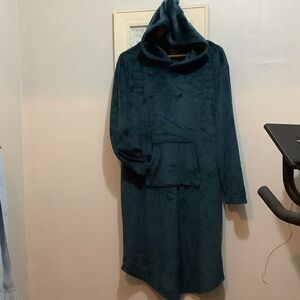 32 Degrees Women's Plush Hooded Robe - Deep Blue